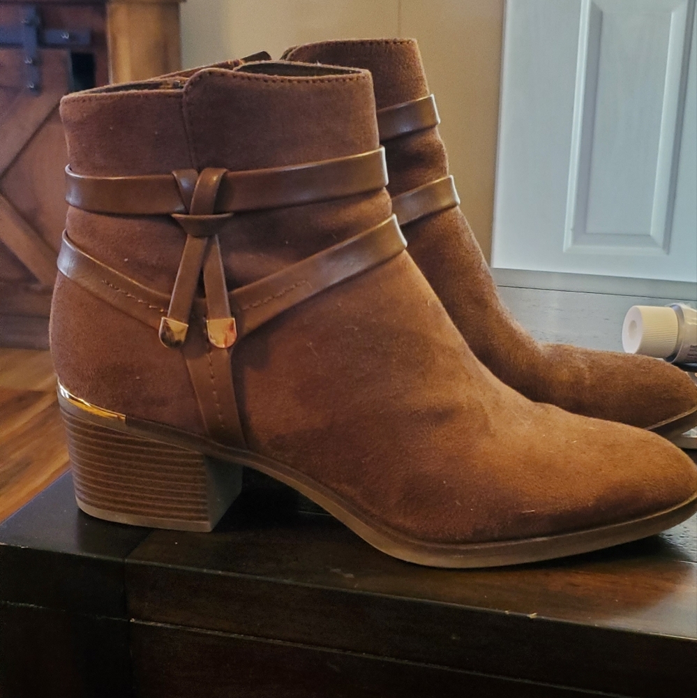 Eva and Zoe Ensley women's boots size 8
